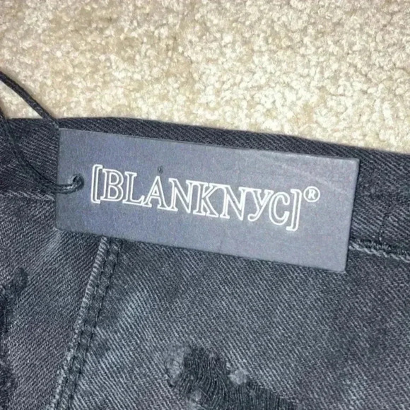 New with tags BlankNYC black ripped jean shorts in size 22W - Picture 5 of 5